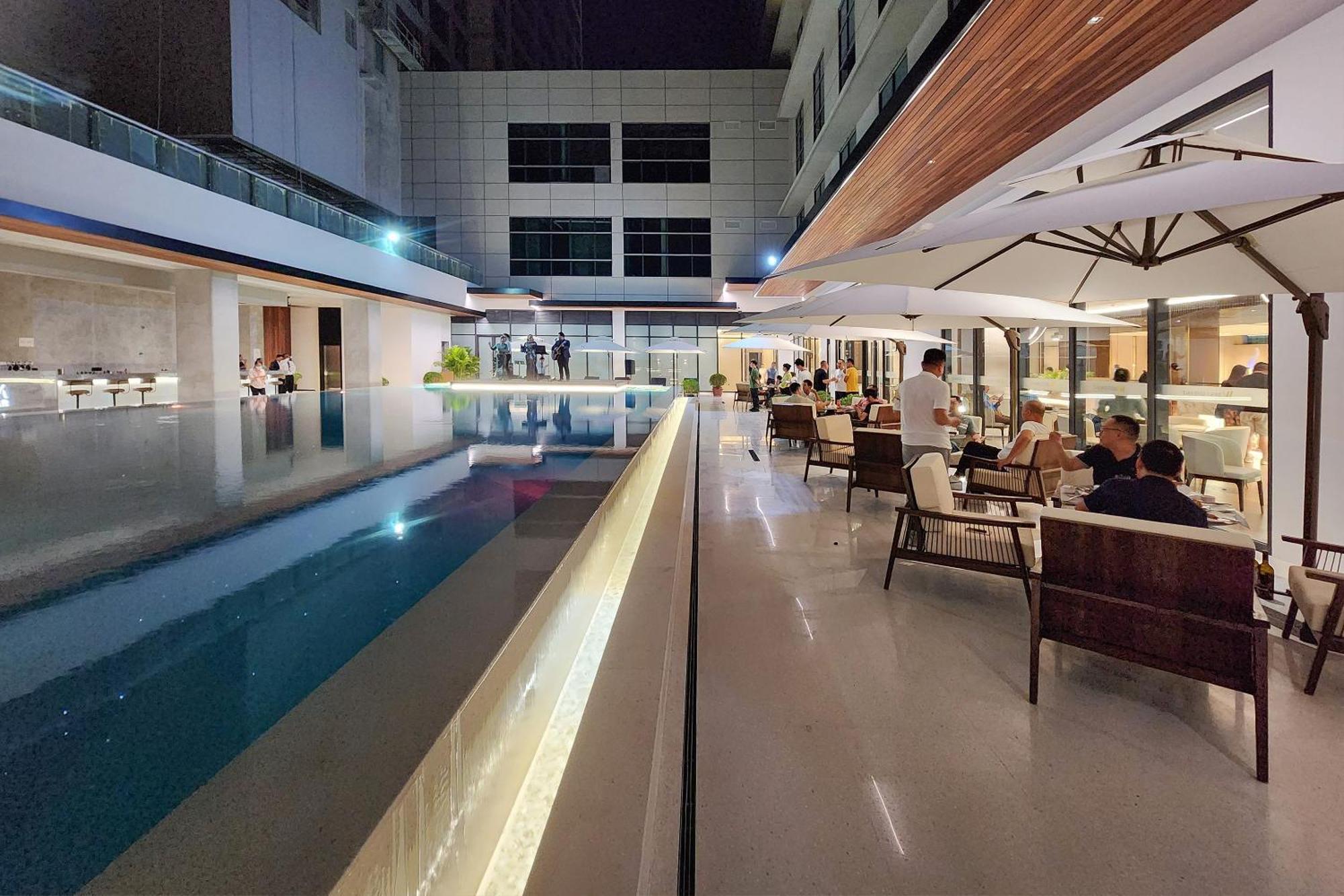 Vm Hotel Phnom Penh Exteriör bild