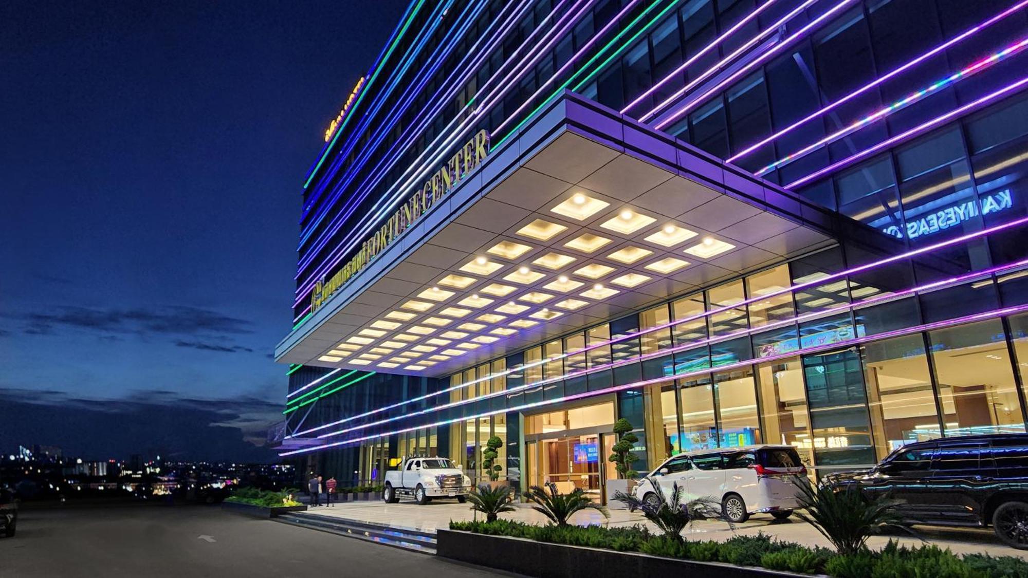 Vm Hotel Phnom Penh Exteriör bild